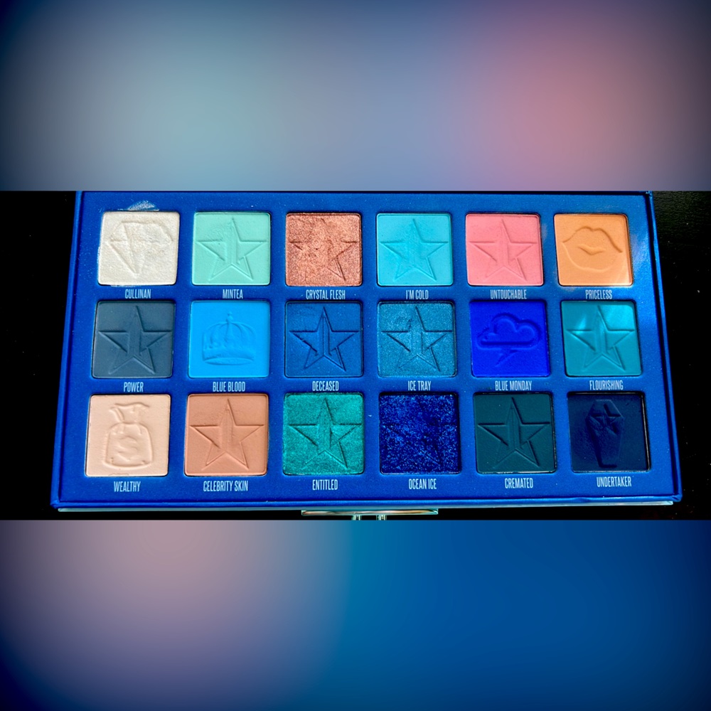 Jeffree Star blue blood palette